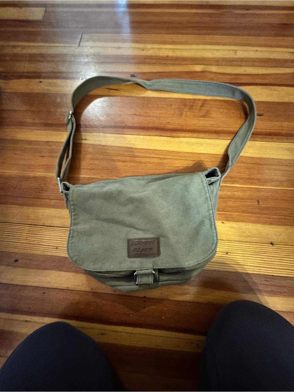 Canvas Messenger Bag in Olive Green